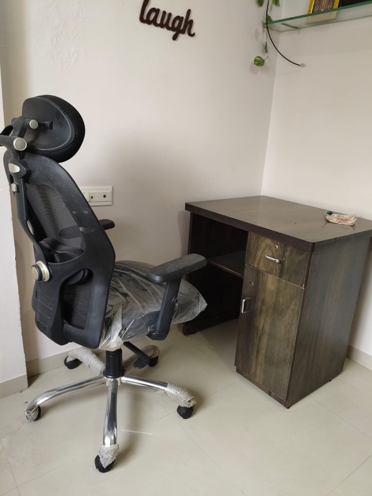 Ergonomic wfh chair for sale in Thane, Maharashtra