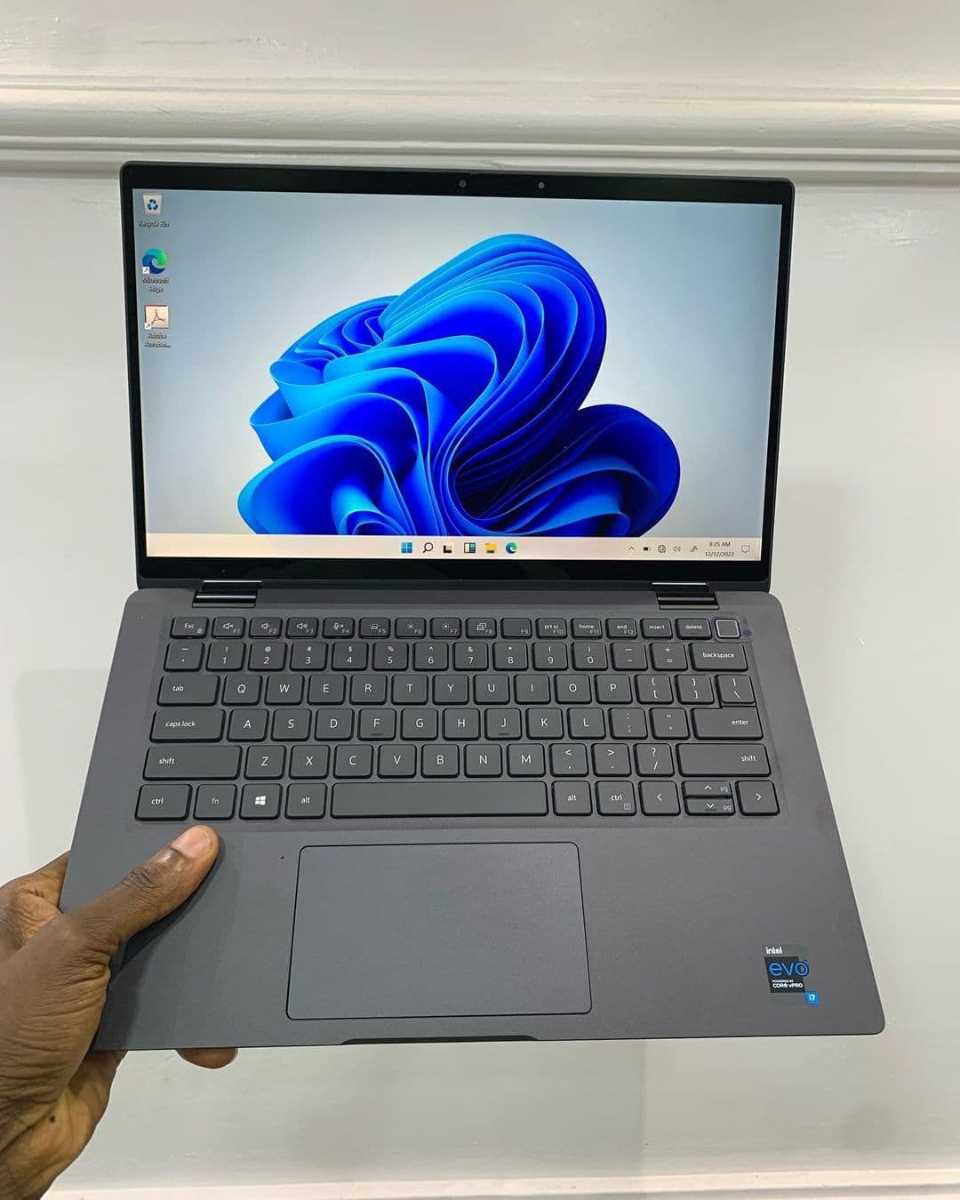 Dell Lattitude - Thumbnail 3