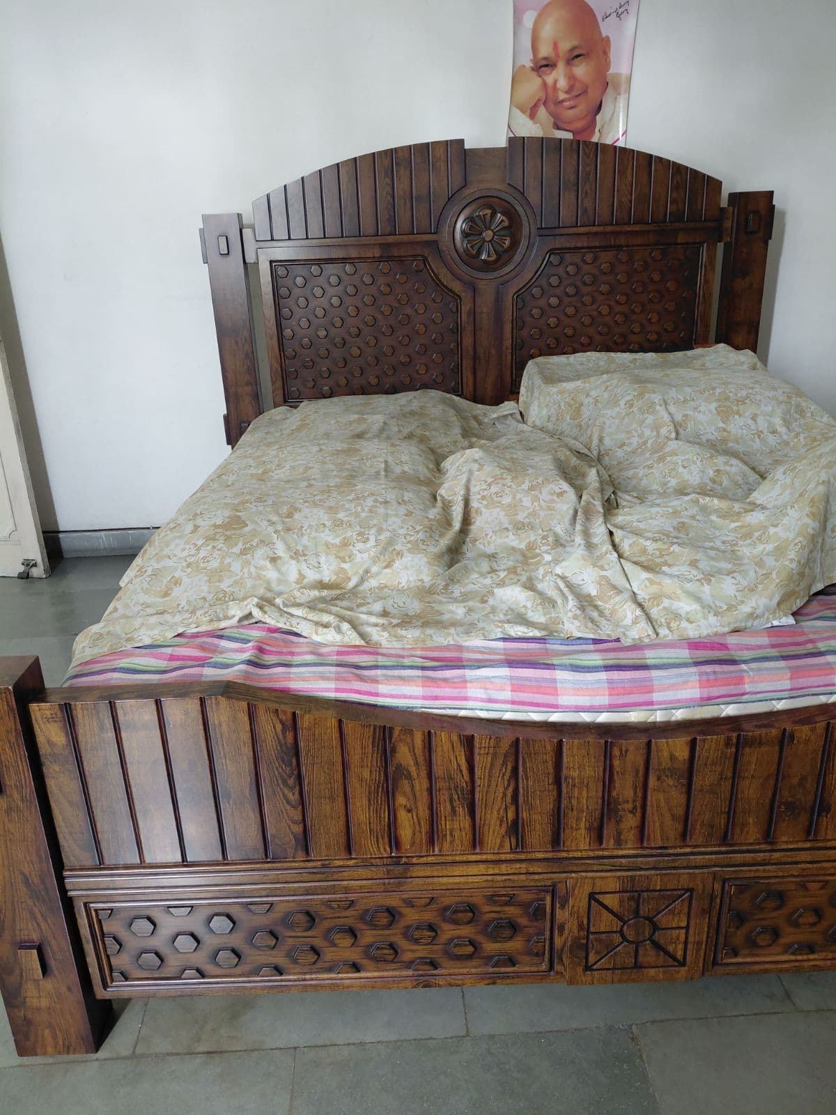 Maharaja king size luxury bed with mattress for sale in Delhi, Delhi