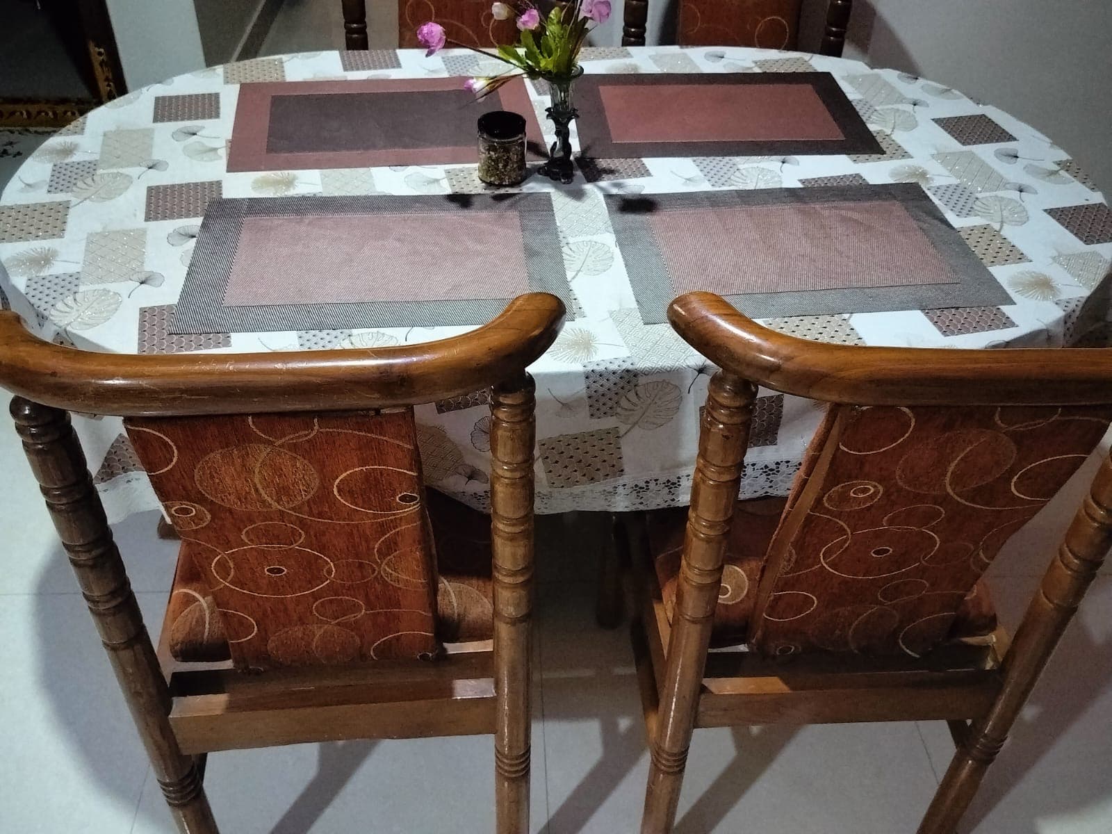 4 Seater Dining Table set - like new condition - Thumbnail 3