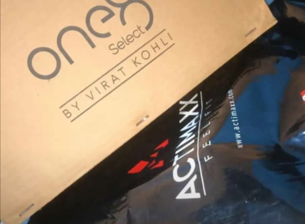 UNUSED UNOPENED ONE8 SELECT LEATHER SET (WALLET, BELT, KEYRING) - Thumbnail 3