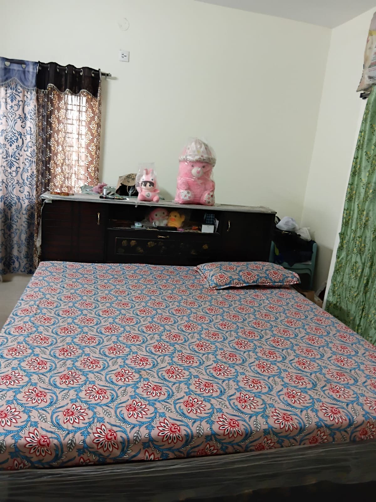 7*7 Cot with mattresses for sale in Hyderabad, Telangana