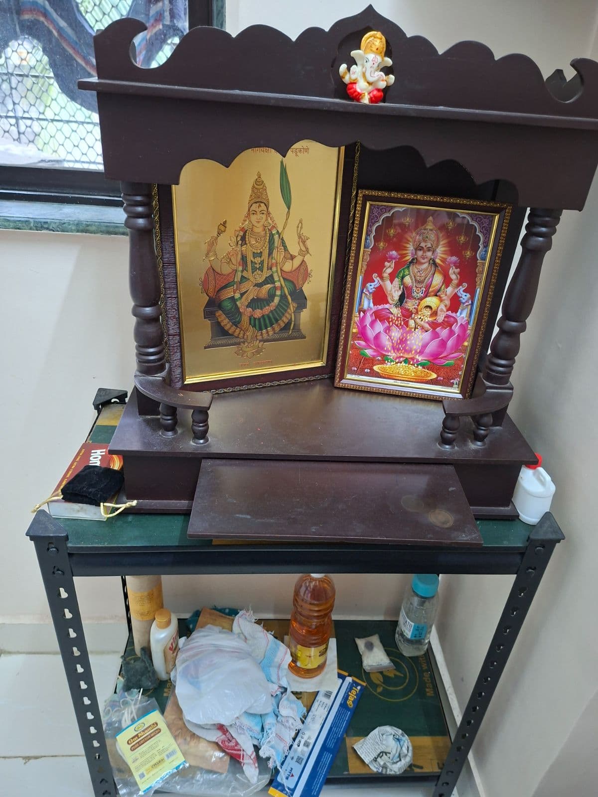 Mandir with stand for sale in Mumbai, Maharashtra