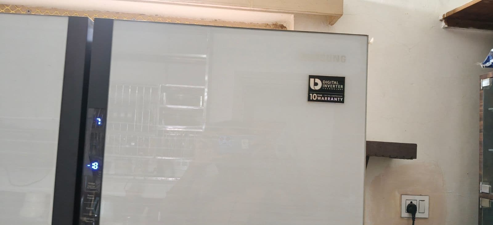 Samsung refrigerator 8years old - Thumbnail 3