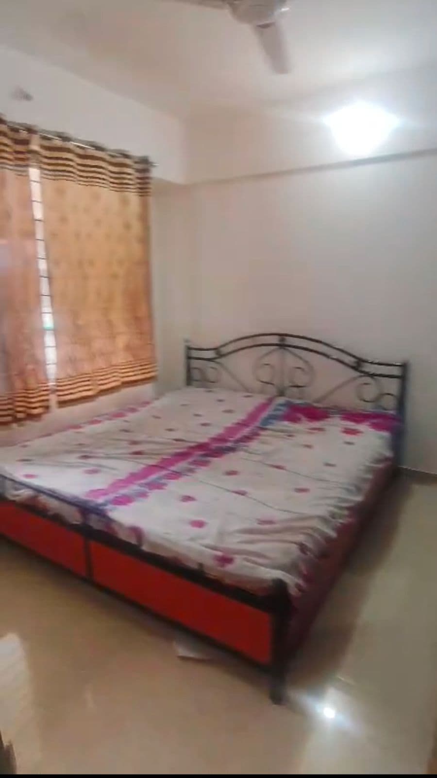King size bed, - Thumbnail 2