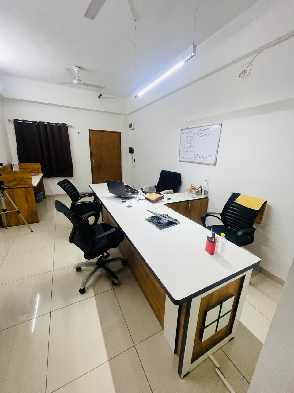 2 Partner/Owner  Office ready Furniture with Chair specailly for finacial /Real estate /consultant - Thumbnail 9