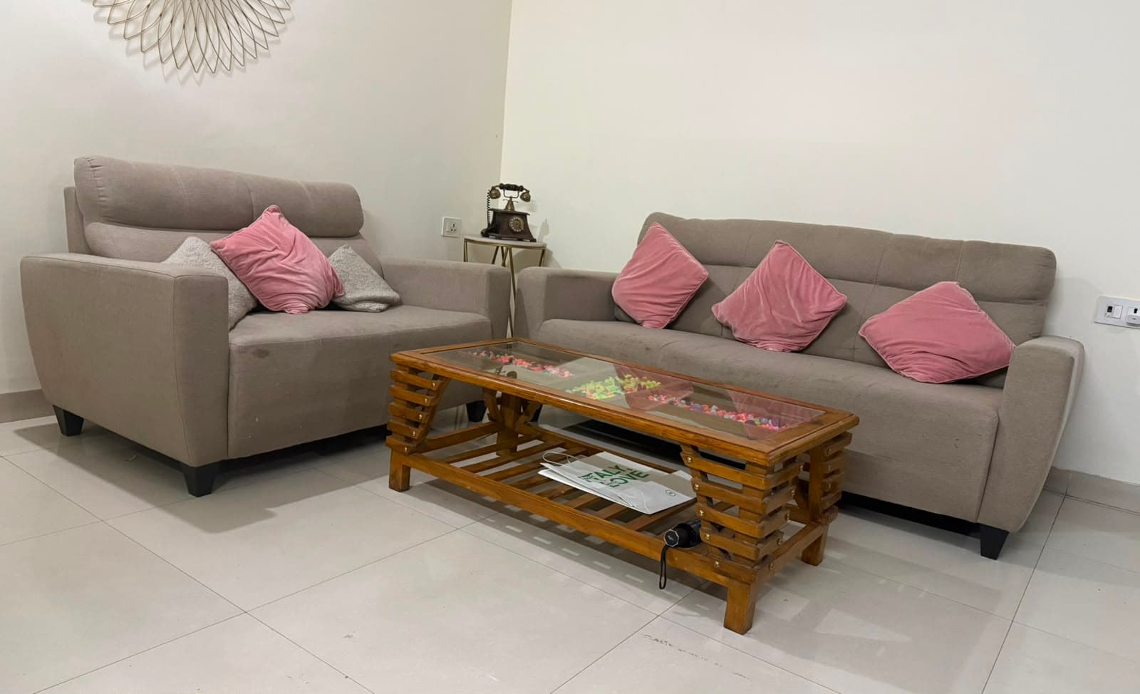 Sofa with center table for sale in Gurgaon, Haryana