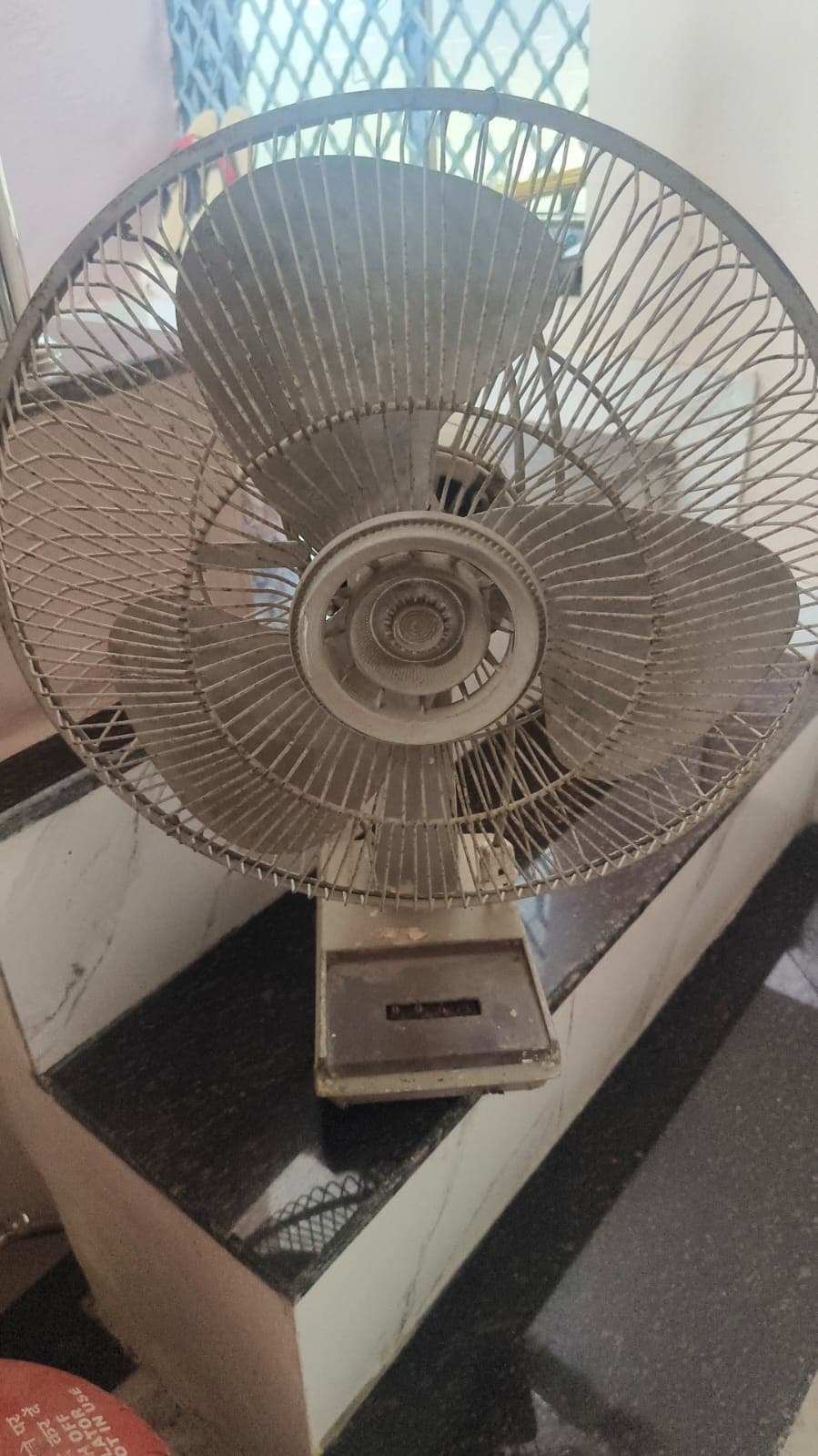 Old fan for sale in vadodara, Gujarat