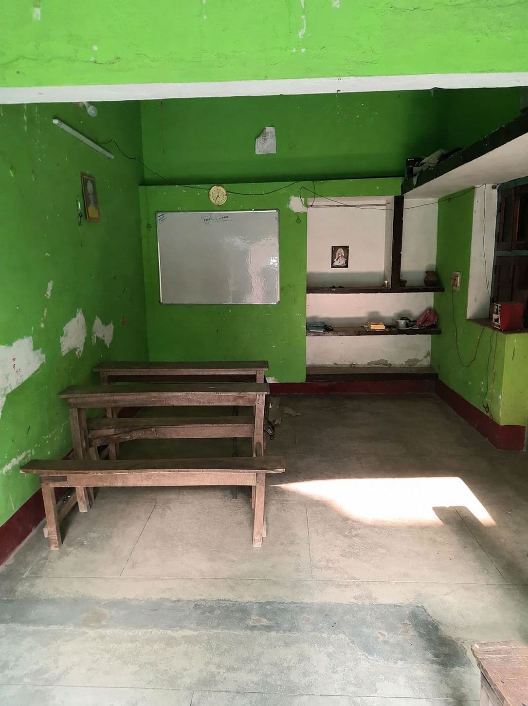 benches and white board for sale in arrah, Bihar