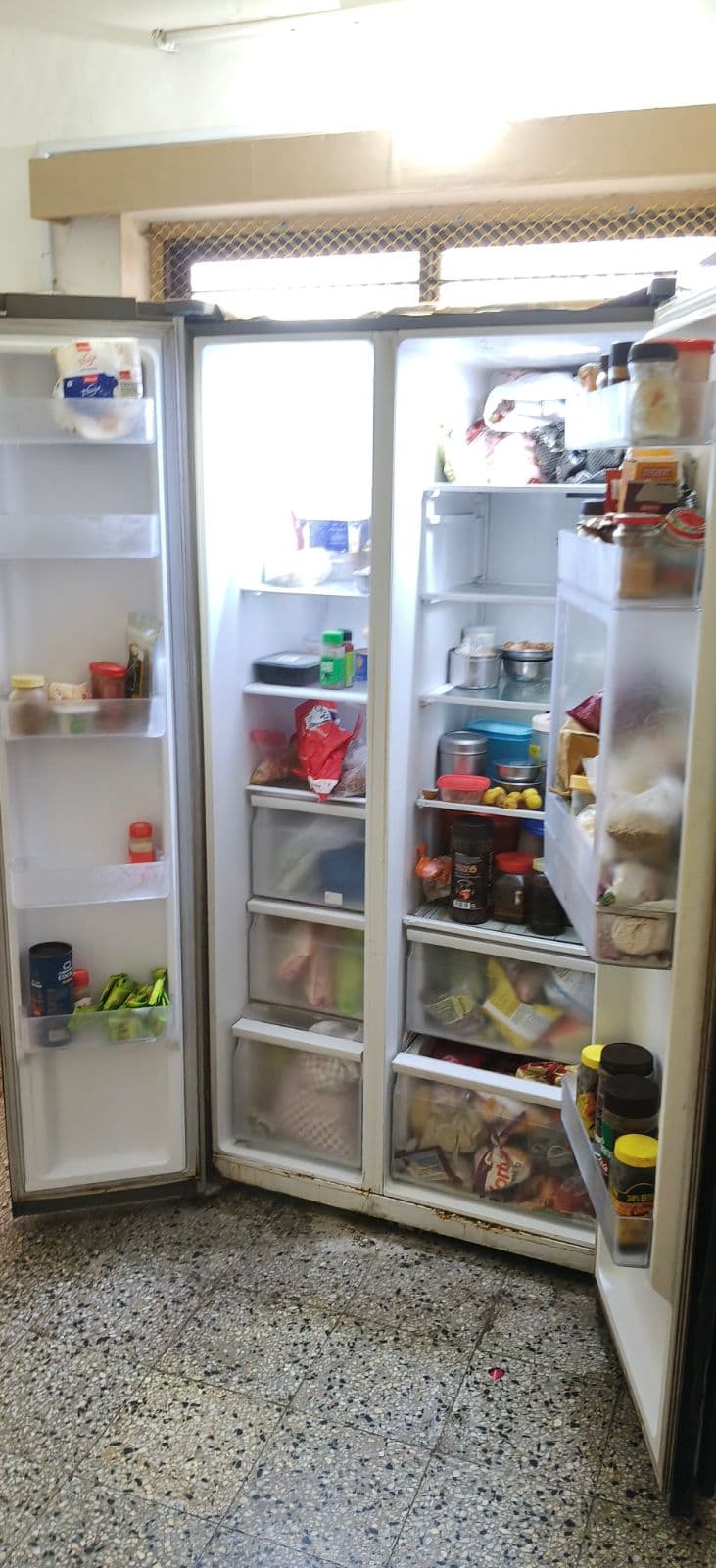 Samsung refrigerator 8years old for sale in Mumbai, Maharashtra