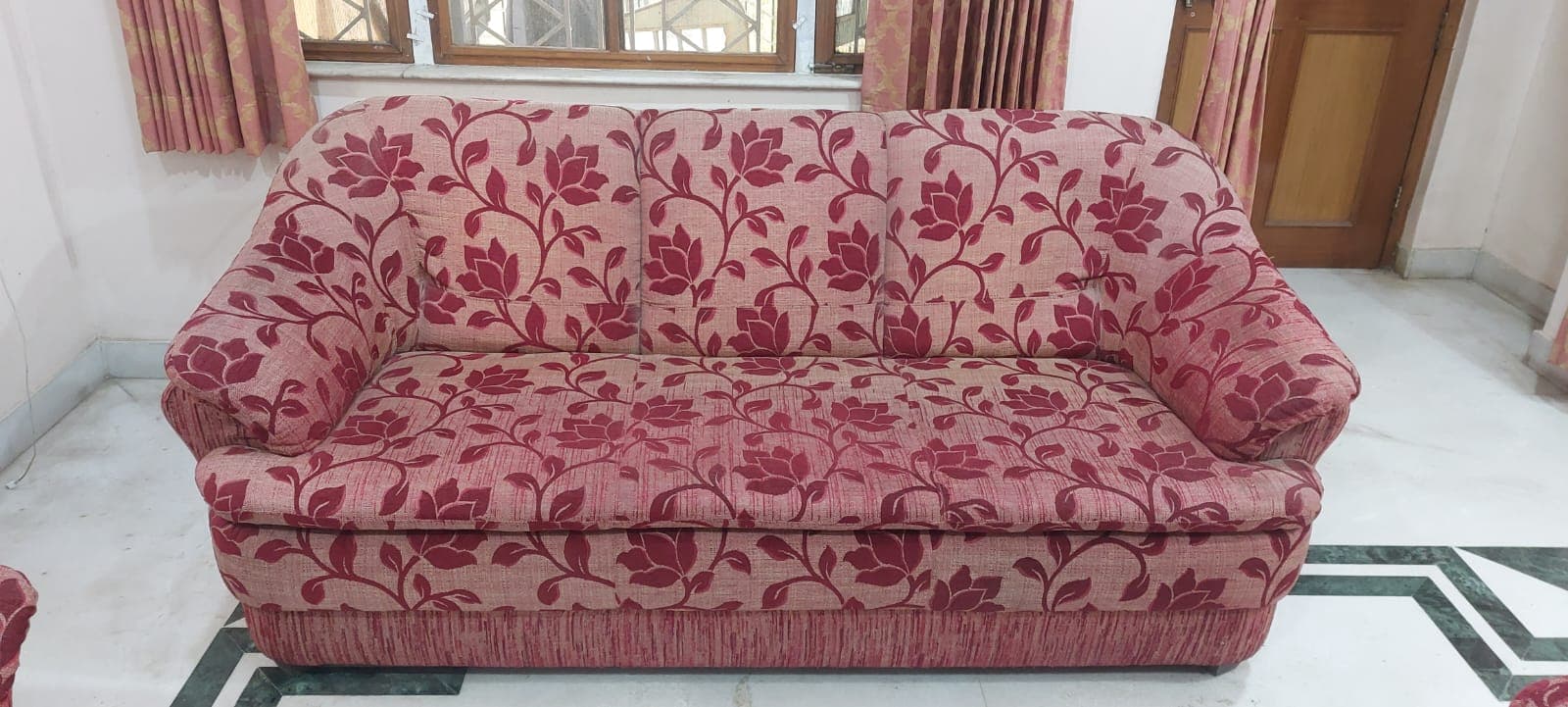 Sofa set for sale in Pune, Maharashtra